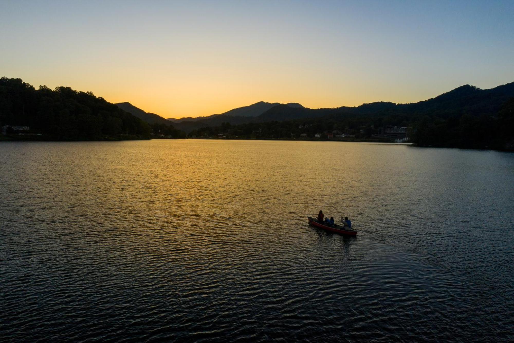 Hood Lower Lake Junaluska Ngoại thất bức ảnh